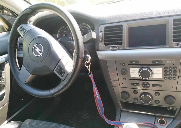 Opel Vectra cena 12000 przebieg: 334629, rok produkcji 2008 z Pyskowice małe 121